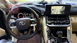 تۆیۆتا لاند کروزەر